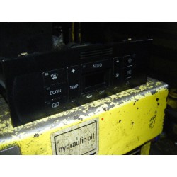 AUDI A2 CLIMATE CONTROL UNIT - PRISTINE CONDITION